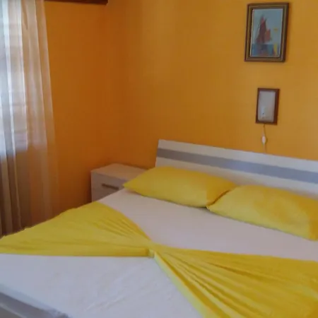 Lavanda & Apartamento Rab Town