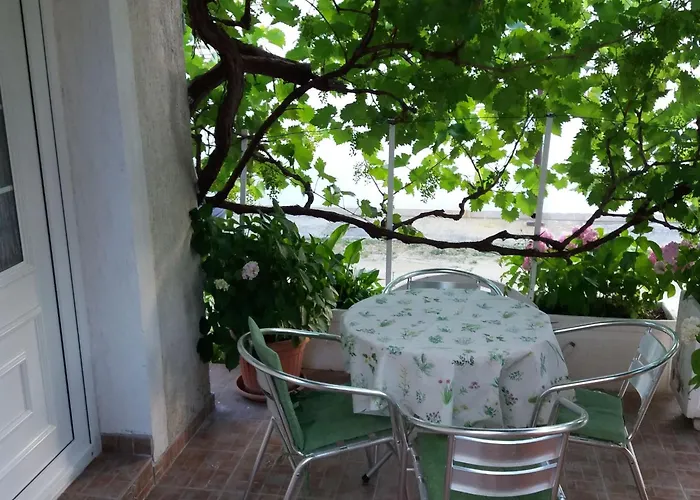 Apartment Lavanda & Rab Town